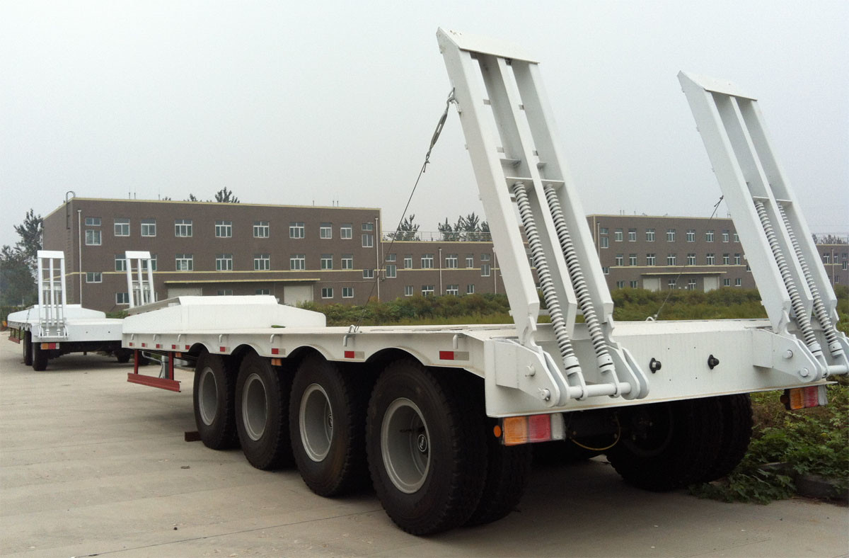 Mechanical Tri - Axle Low Bed Semi Trailer / Flat Bed Semi Trailer