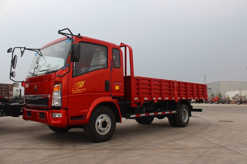 Elegant Howo Light Truck 4x2 5 Ton Capacity Red Color Euro 2 High Safety