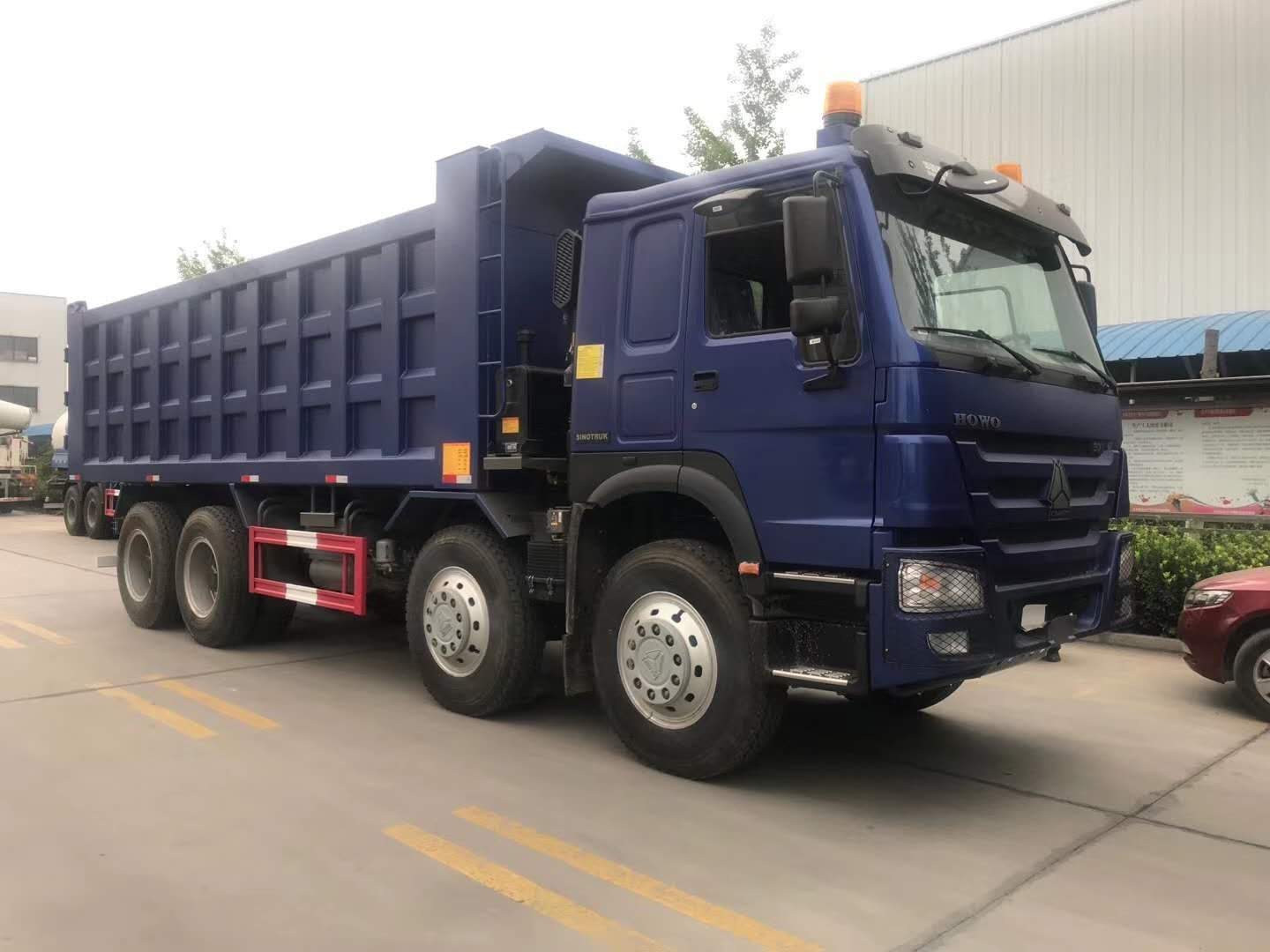 SINOTRUK HOWO 8x4  ZZ3317N Heavy Duty Dump Truck