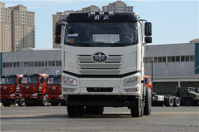 Weichai Engine 40 Tons J6P Dump Truck Chassis