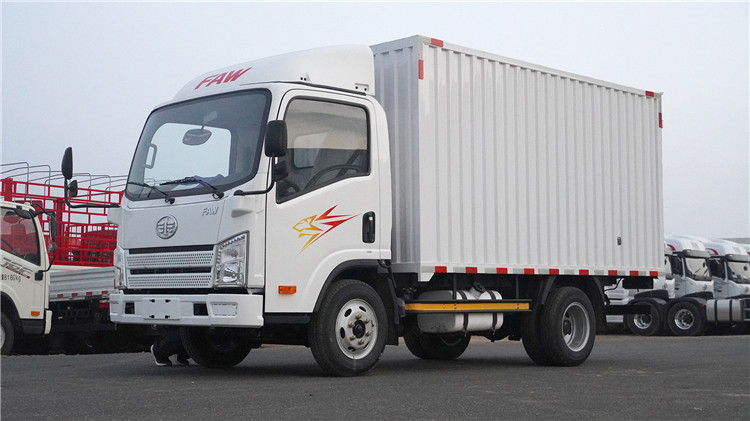 3300mm Wheelbase Light Cargo Truck With Euro 5 Emission