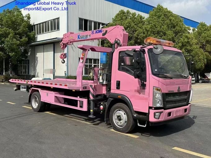 4×2 Truck Mounted Crane in operation