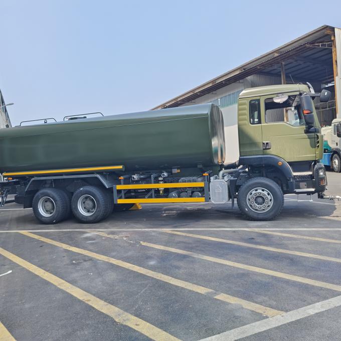 HOWO TX 6×4 Water Tank Truck side view displaying tank capacity and spraying nozzles