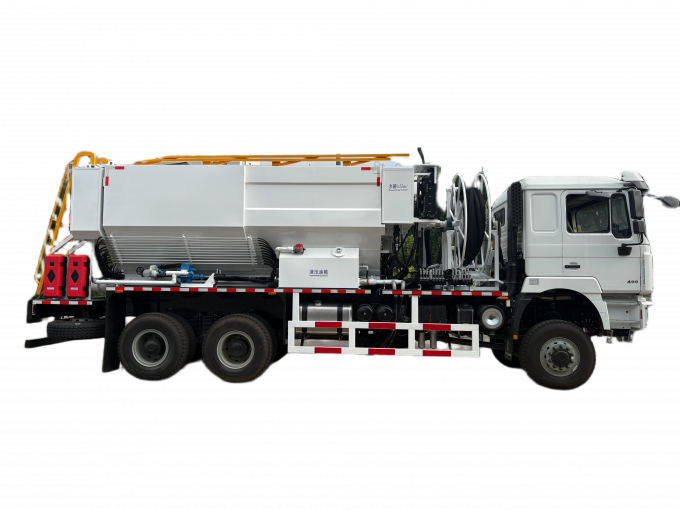 SHACMAN 6×4 Bulk Emulsion Mixing and Charging Truck side view
